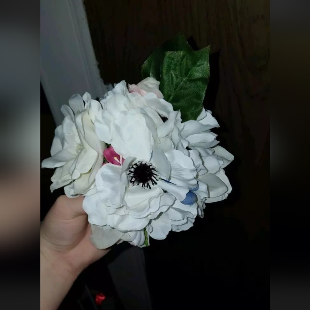 White Floral Ball Decor